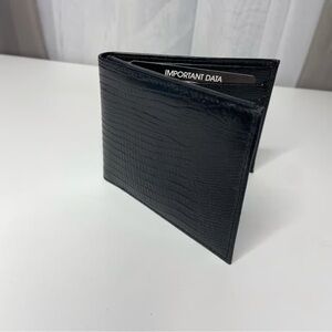 Mundi Black Textured Card Holder
